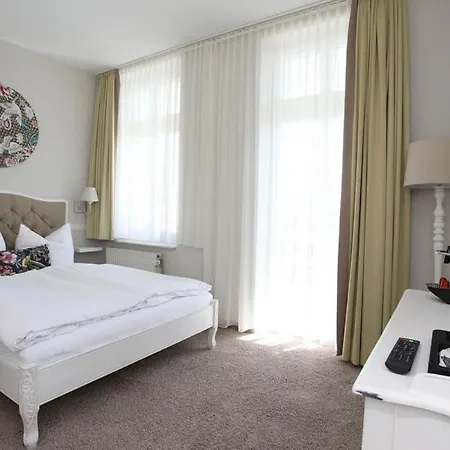 Waldfrieden فندق