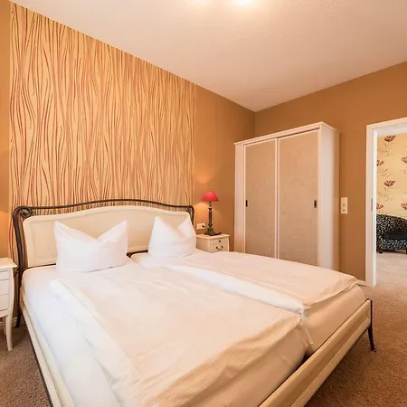 Waldfrieden فندق